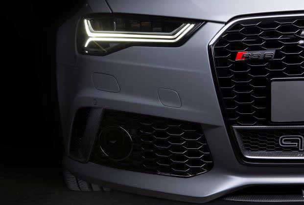 Audi RS6 Avant 2015 Front Lamp View