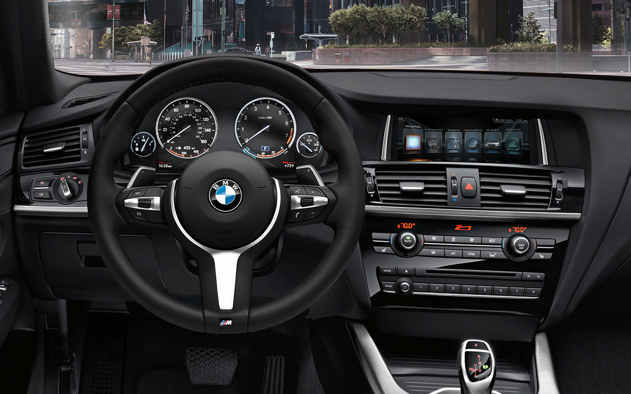 BMW X4 xDrive28i interior front Dashboard view