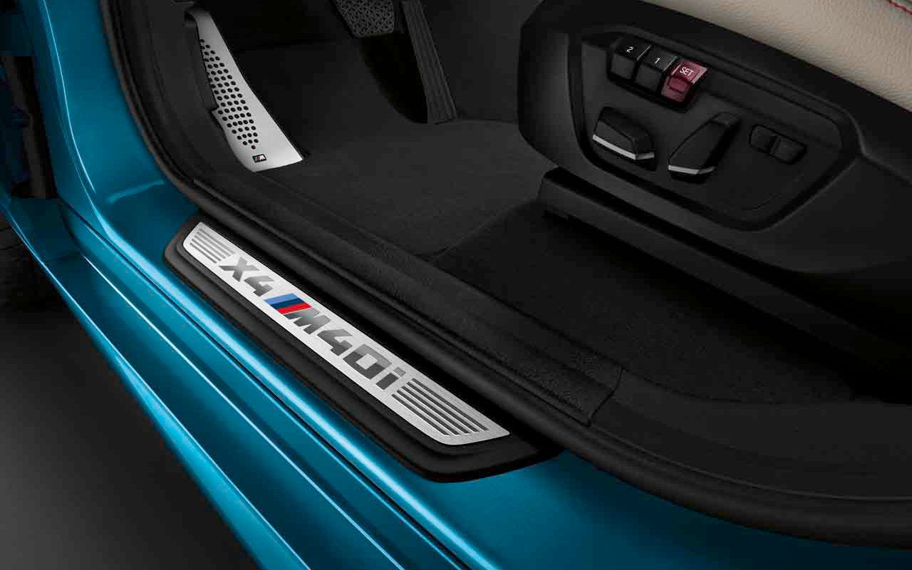 BMW X4 xDrive28i interior seat adjustment view