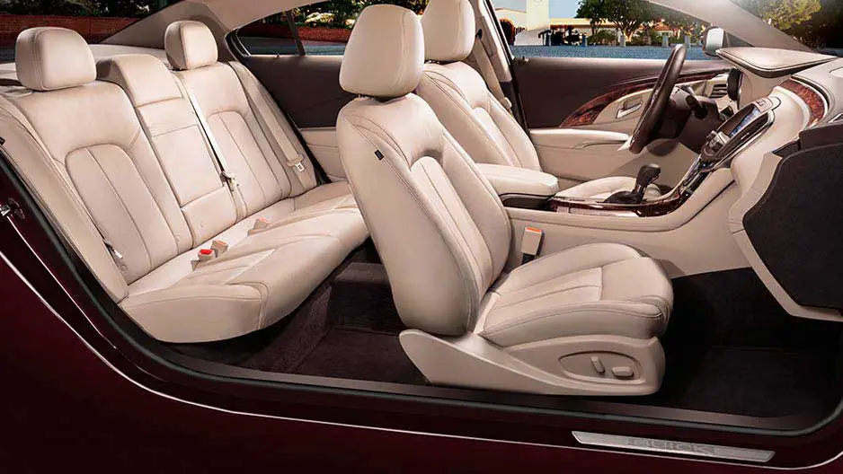 Buick Lacrosse FWD Premium I Interior seats