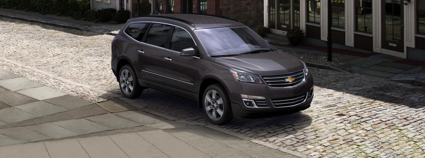 Chevrolet Traverse 2LT AWD 2016 front cross view