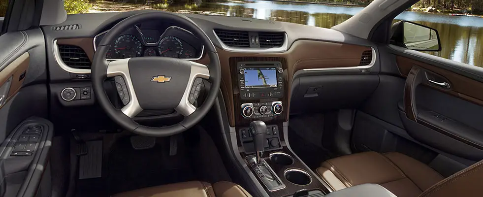 Chevrolet Traverse 2LT AWD 2016 interior front cross view