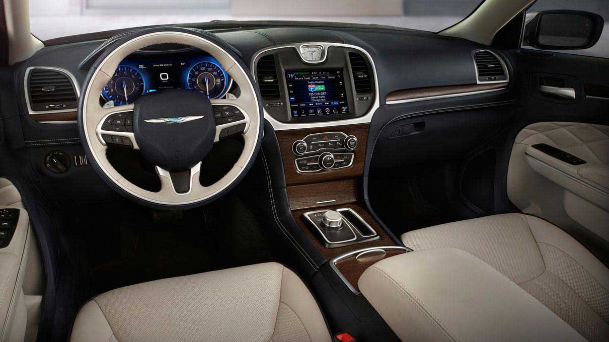 Chrysler 300C Platinum AWD Interior