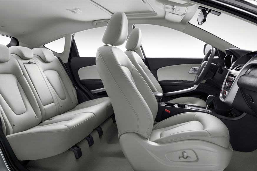 2014 FAW Besturn X80 2.0 AT Luxury Interior seats