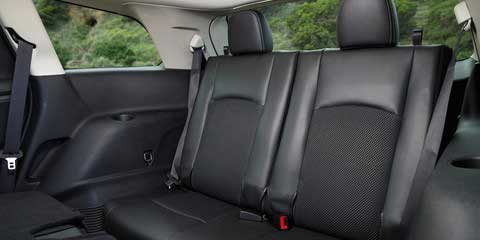 Fiat Freemont Crossroad rear d seat view