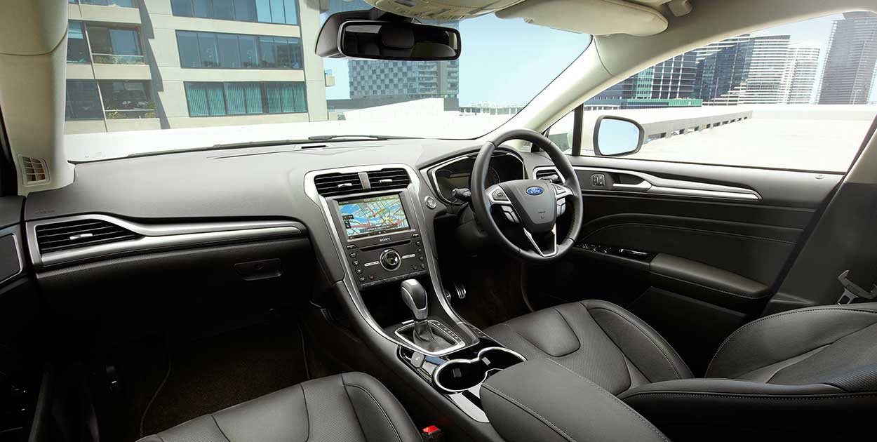 Ford Mondeo Titanium Hatch Interior front view
