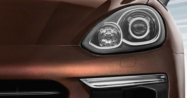 Porsche Cayenne Diesel Front Headlight